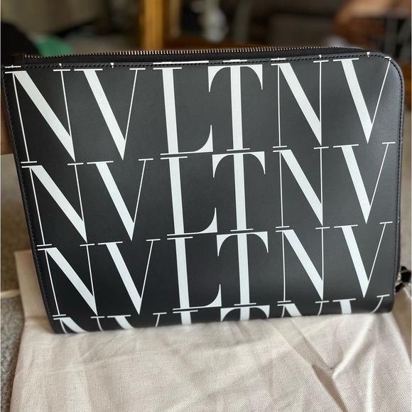 VALENTINO DOCUMENT CASE - Picture 4 of 4